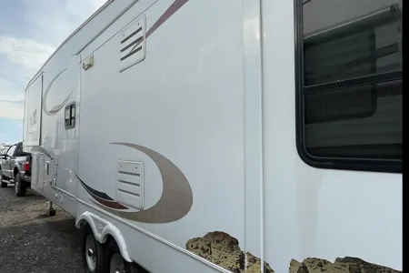 Canyon Trail Sedona Series M-33FSBI Fifth wheel