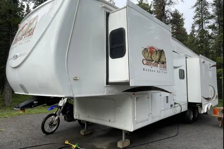 Canyon Trail Sedona Series M-33FSBI Fifth wheel