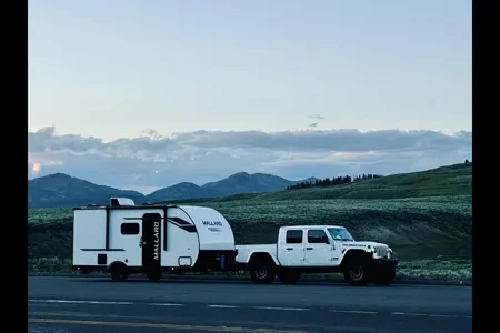 NEW 2025 heartland - COZY - fun for kids - even SUV can tow!