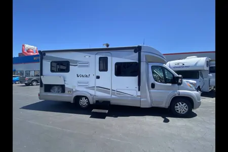 Ultimate Gas-Sipping Couple’s Getaway's Itasca Viva Class C