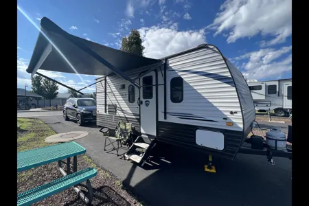 Lightweight Travel Trailer | Solar, Dinette Slide + Free Generator