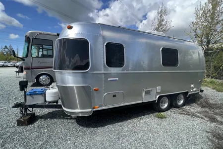 Blue Moose Airstream International CCD Travel Trailer