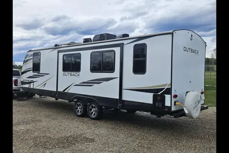 Chrs's Keystone Outback ultra lite 291UBH Travel Trailer