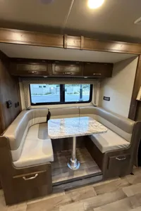 Mercedes Jayco Melbourne 24L