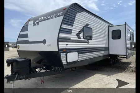 Jeremy's Crossroads Zinger 299RE Travel Trailer