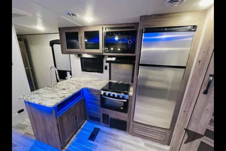 Jeremy's Crossroads Zinger 299RE Travel Trailer
