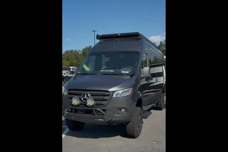 2025 27North Venture AWD - Luxe Off-Grid Explorer (Starlink + Solar)