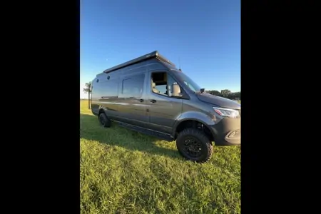 2025 27North Venture AWD - Luxe Off-Grid Explorer (Starlink + Solar)