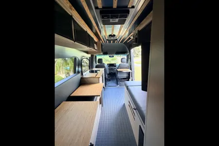 2025 27North Venture AWD - Luxe Off-Grid Explorer (Starlink + Solar)