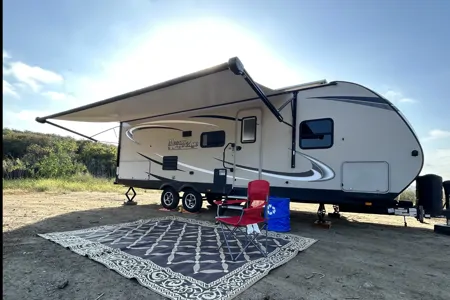 Adventure-Ready Travel Trailer – Comfort, Style & Everything You Need!