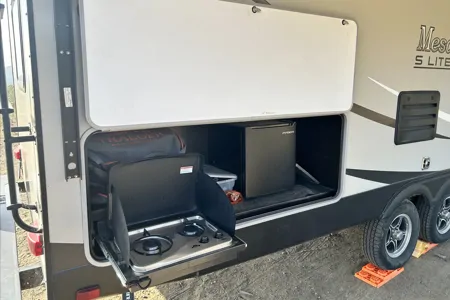 Adventure-Ready Travel Trailer – Comfort, Style & Everything You Need!
