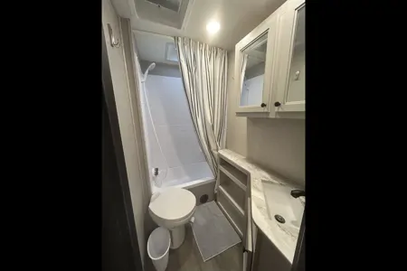 Adventure-Ready Travel Trailer – Comfort, Style & Everything You Need!