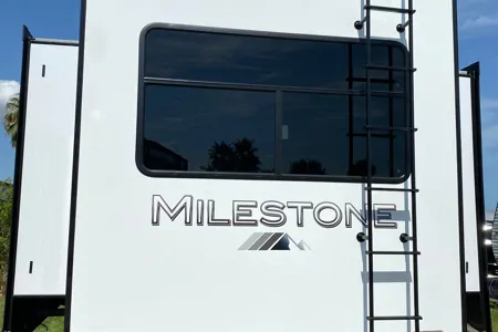 Milestone Fifth Wheel