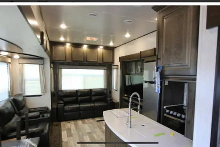Milestone Fifth Wheel