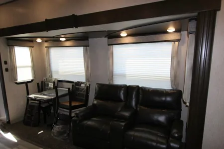 Milestone Fifth Wheel