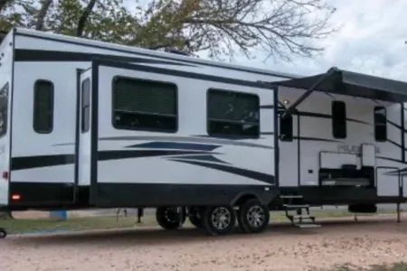 Milestone Fifth Wheel