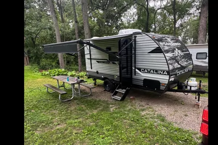 Coachmen Catalina Legacy 164BHX Travel Trailer
