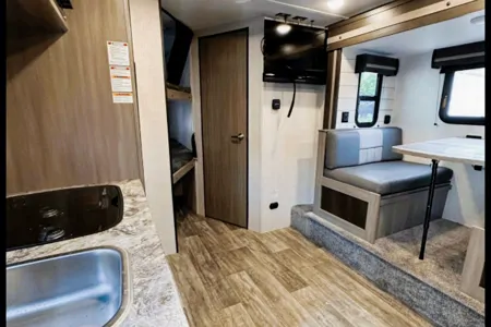 2022 Crossroads Sunset Travel Trailer