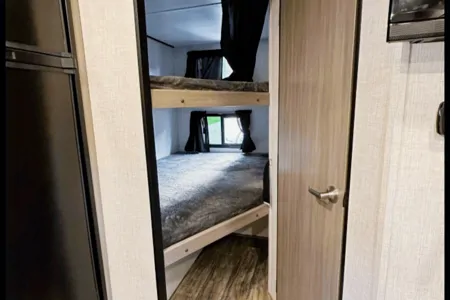 2022 Crossroads Sunset Travel Trailer