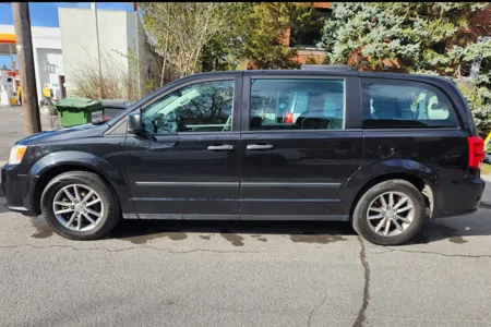Jowelle, notre dodge caravan aménagée ! L'aventure commence ici !