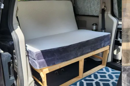Jowelle, notre dodge caravan aménagée ! L'aventure commence ici !