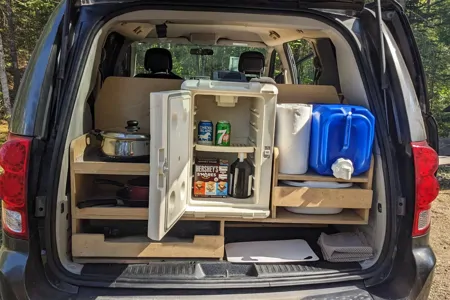 Jowelle, notre dodge caravan aménagée ! L'aventure commence ici !