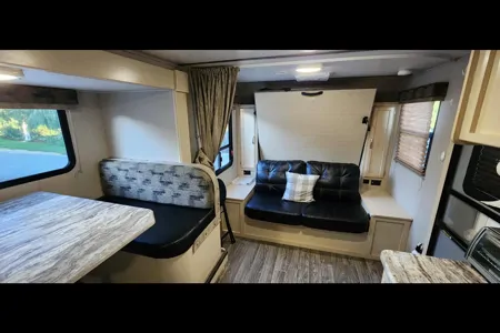 Winnebago Bunk House 2306BHS Travel Trailer