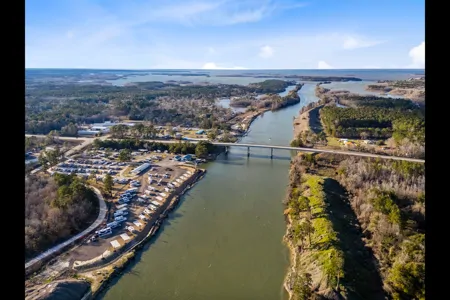 Cozy Camper on the Canal