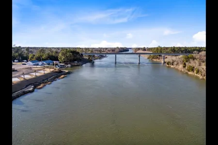 Cozy Camper on the Canal