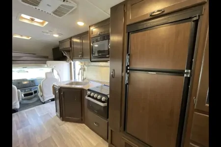 Tubros Clary Thor Motor Coach Freedom Elite Class C