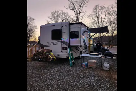 Tubros Clary Thor Motor Coach Freedom Elite Class C