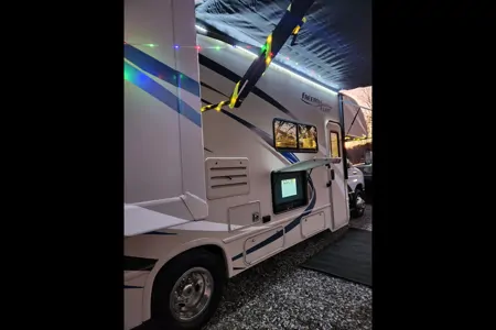 Tubros Clary Thor Motor Coach Freedom Elite Class C