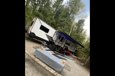 Dutchmen Kodiak Ultimate 3371 FLSL Travel Trailer