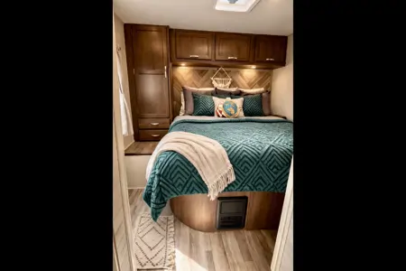 Shannon's Jayco Redhawk Class C