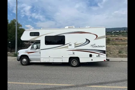 Raymond's Coachmen Freelander Class C