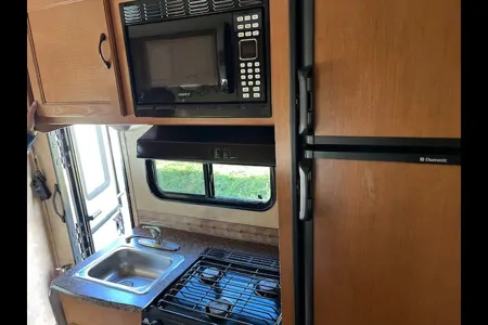 Raymond's Coachmen Freelander Class C