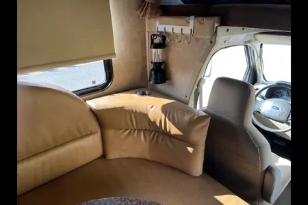 Raymond's Coachmen Freelander Class C