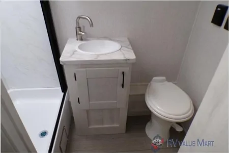 2026 East to West Entrada Class C 2800S