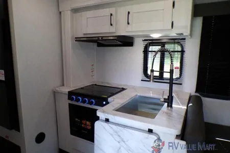 2026 East to West Entrada Class C 2800S