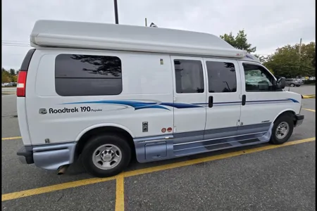 Chevy Roadtrek 190 Popular Campervan