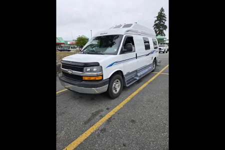 Chevy Roadtrek 190 Popular Campervan