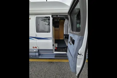 Chevy Roadtrek 190 Popular Campervan