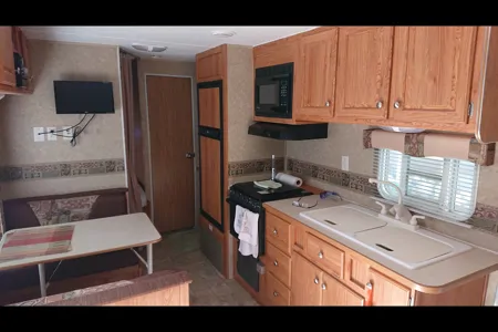 Happy Camping Gulfstream  Cavalier Travel Trailer