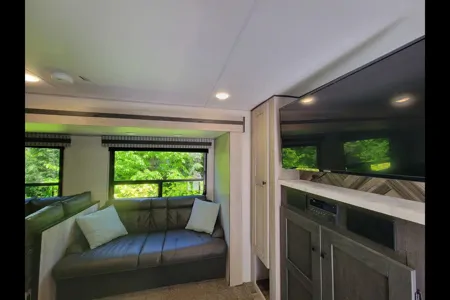 Spacious & Comfortable KZ Connect- Your perfect home on wheels!