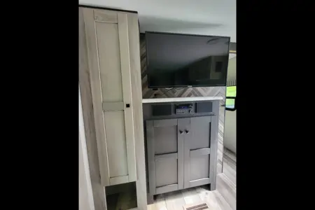 Spacious & Comfortable KZ Connect- Your perfect home on wheels!