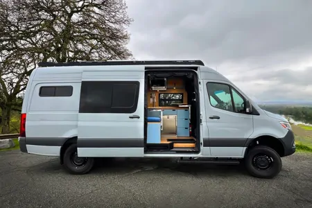 Scenic Vans' “The Tahoe” - Unlimited Mileage