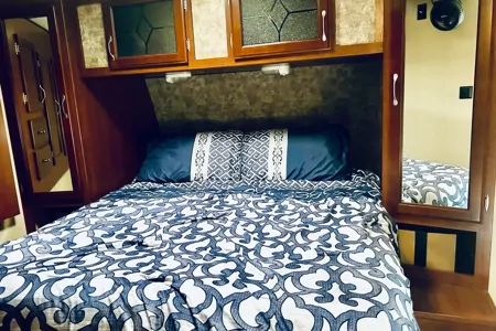 *Turn key* Fully loaded Luxury Rental*  32’ Sunvalley *Delivery Only