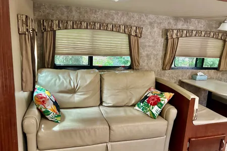 *Turn key* Fully loaded Luxury Rental*  32’ Sunvalley *Delivery Only