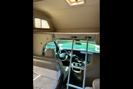 Agnes's Thor Motor Coach Freedom Elite Class C