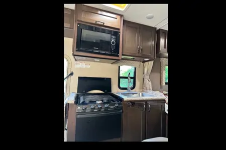 Agnes's Thor Motor Coach Freedom Elite Class C